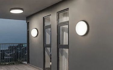 Brass vs. Edelstahl Bulkhead Luuchten: Wat ass besser fir Küstberäicher?